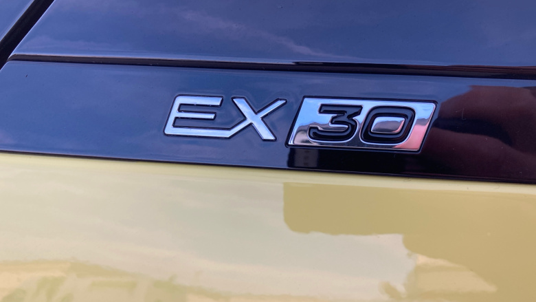 Volvo EX30 200kW SM Extended Range Ultra 69kWh 5dr Auto Electric Estate